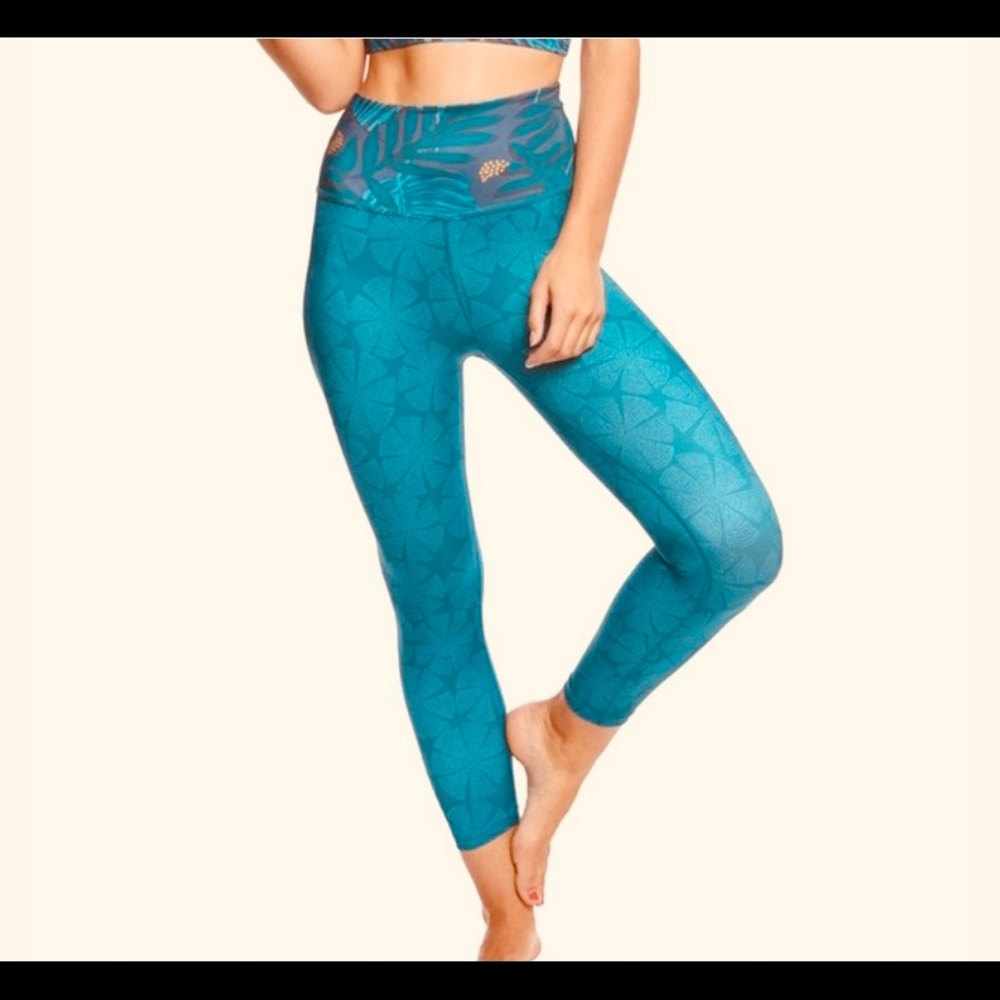 Justina Blakeney x Beyond Yoga leggings